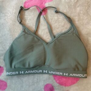 Women’s Under Armour cross back low athletic sports bra in green size medium